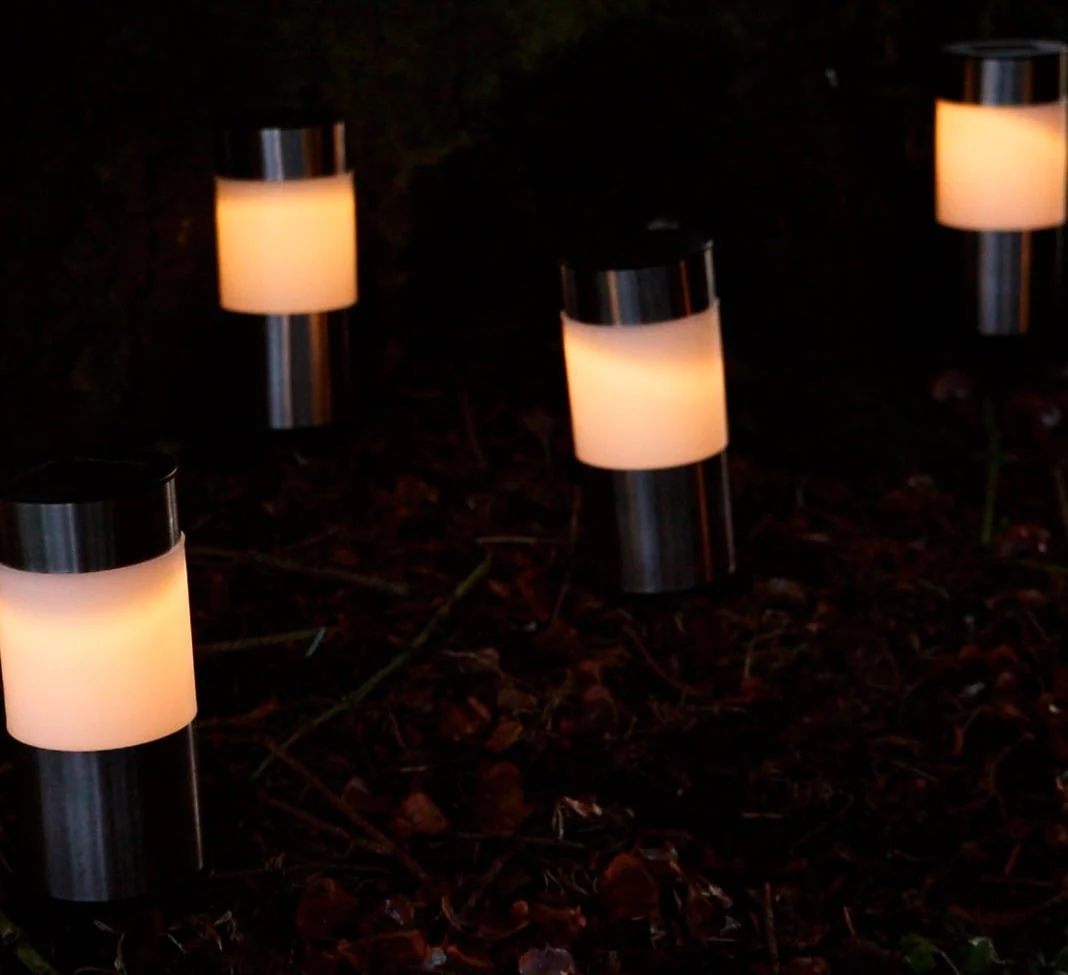Solcellelampe i stål - 4 stk