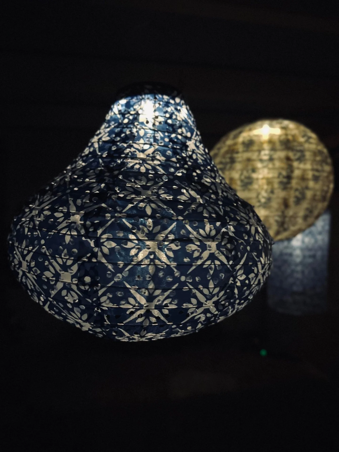 Lampe med solceller Pear – SUMMER BLUE