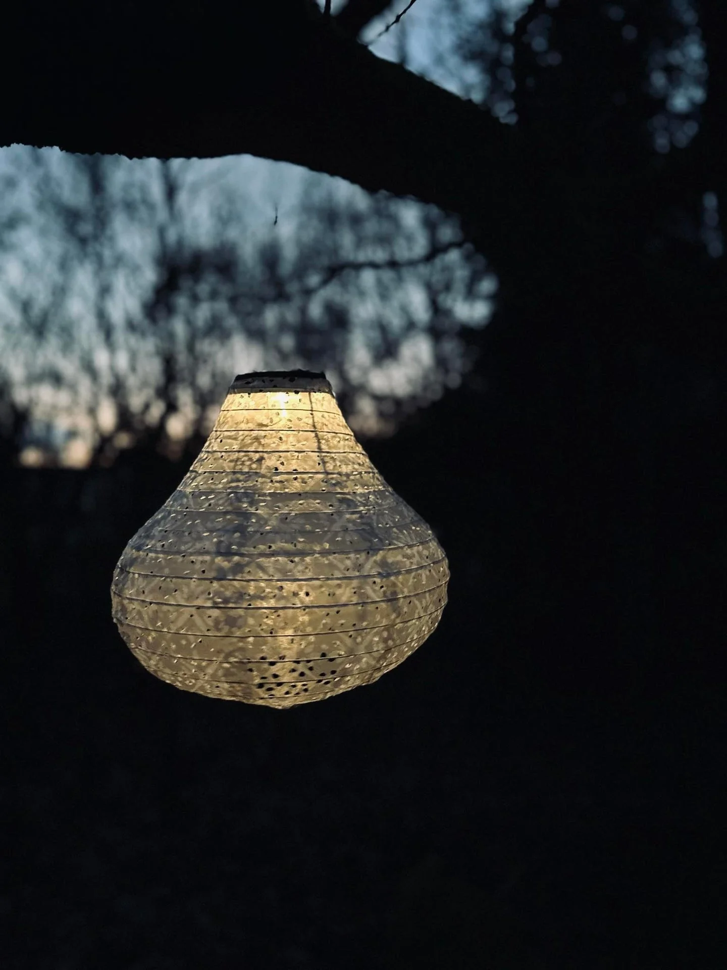 Lampe med solceller Pear – SUMMER WHITE
