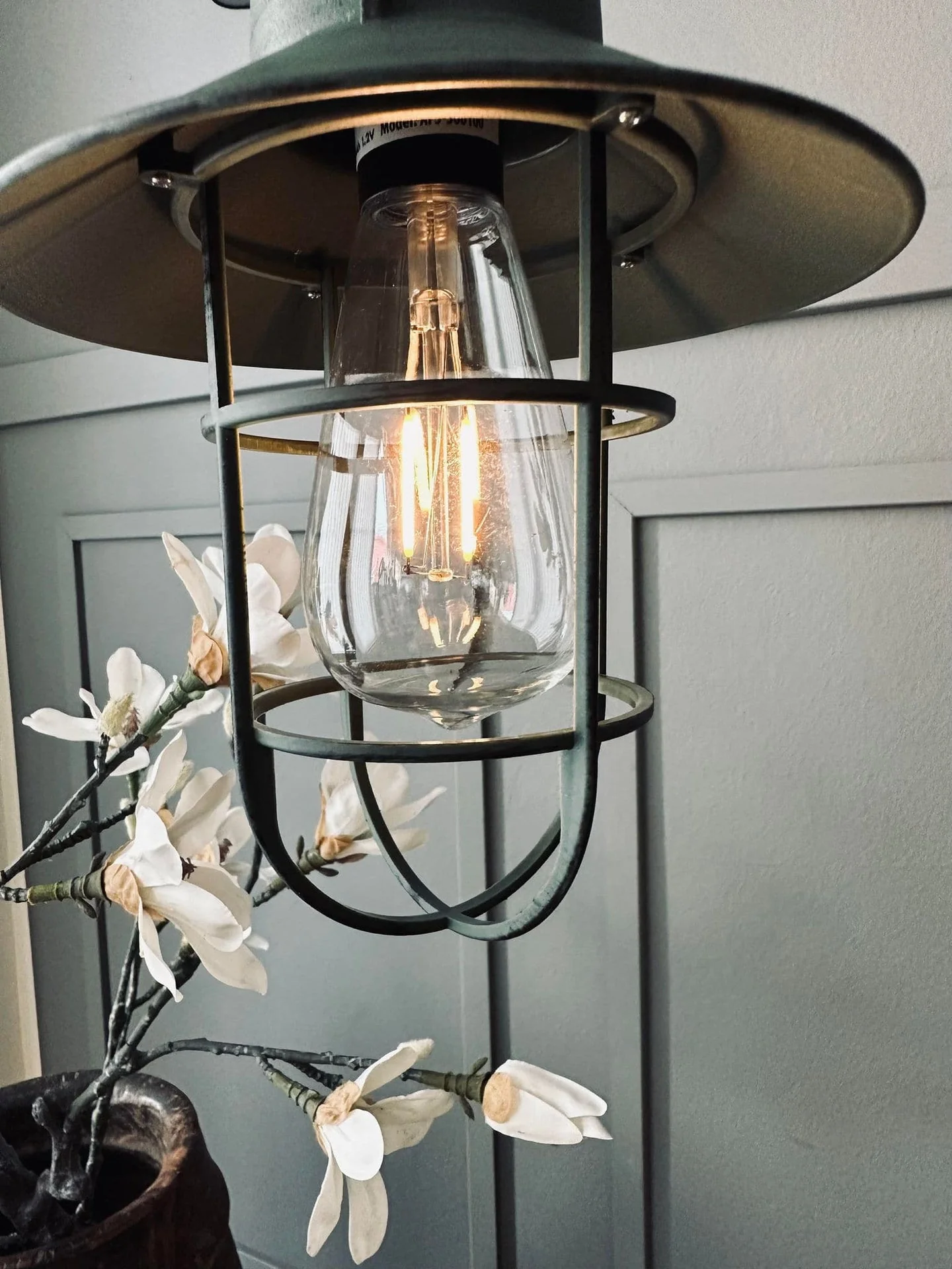 Lampe med solceller – Black factory - Image 6