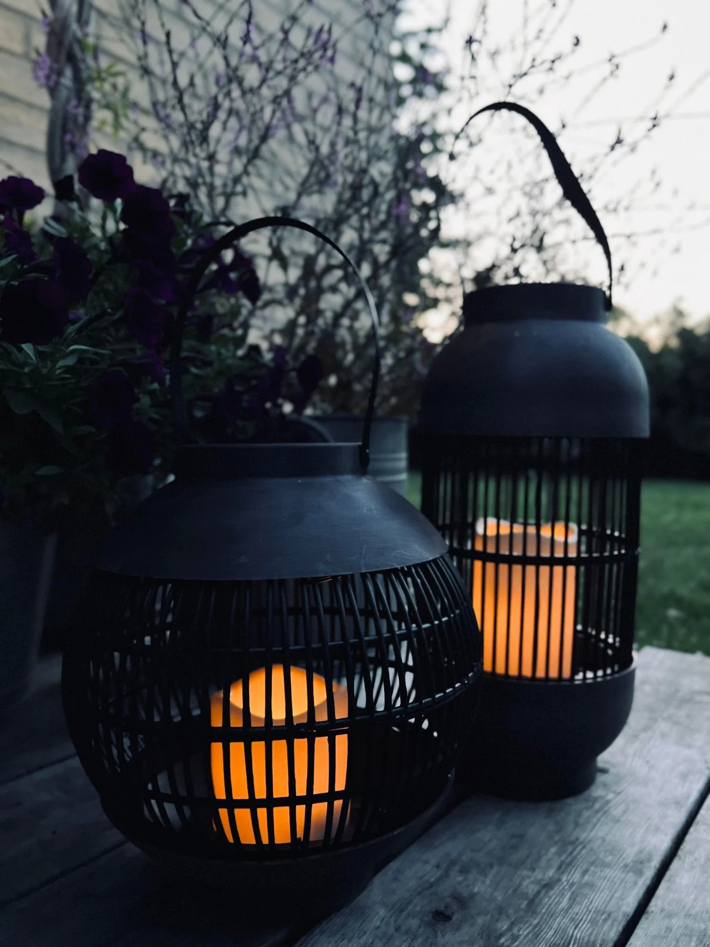 Lanterne med solceller Rattan Høy – Grå - Image 8