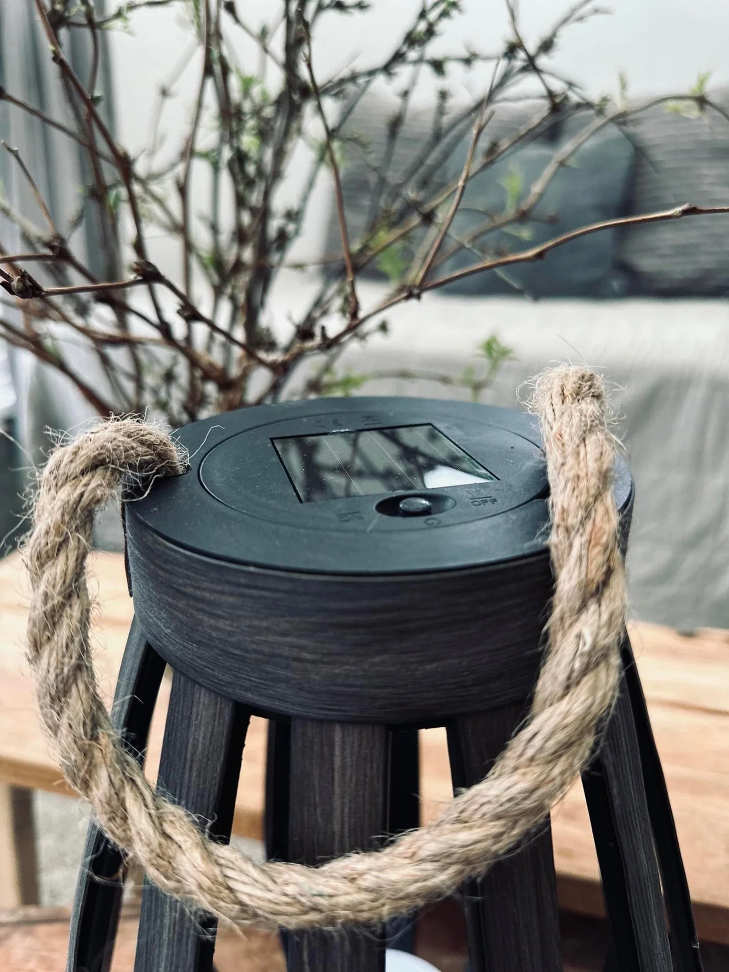 Lanterne med solceller - Dark 30 cm - Image 2
