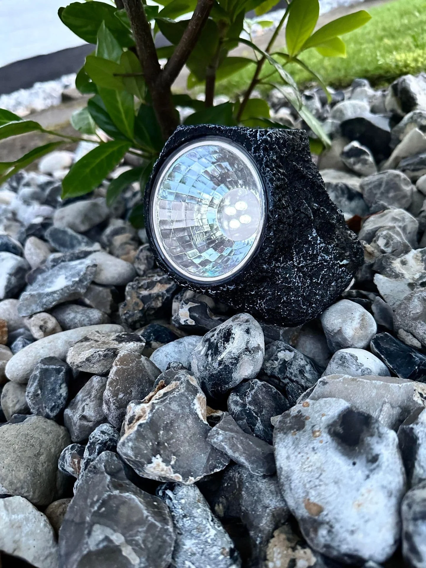 Stone med solceller - Svart - Image 3