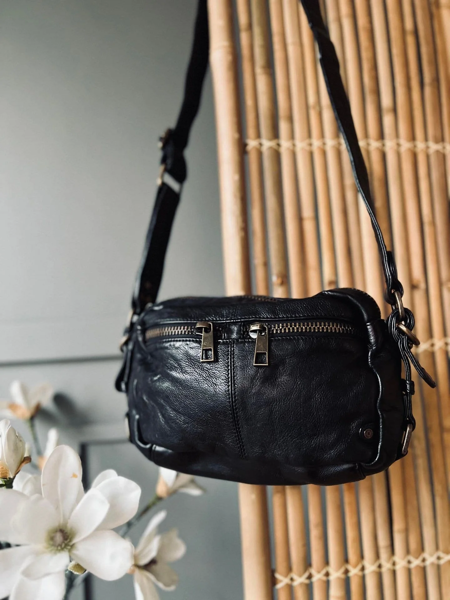 Cool crossbody-veske KALLI - kraftig skinn - Image 5