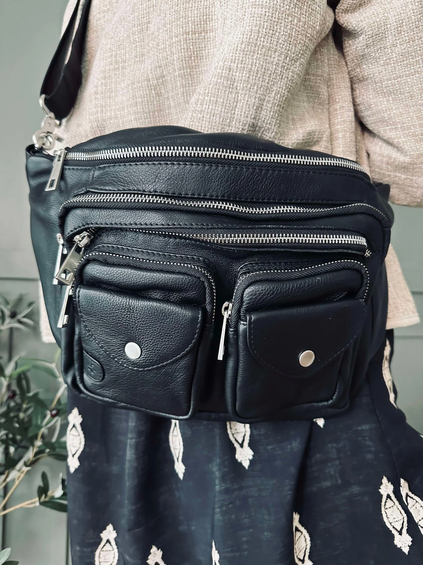 Bumbag Big Deluxe - Black / Silver - Image 2