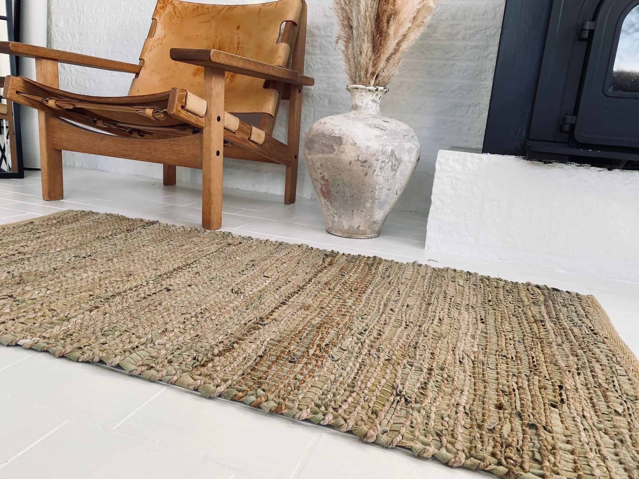 Gulvteppe i olivenskinn og jute / badematte – 70x140 cm
