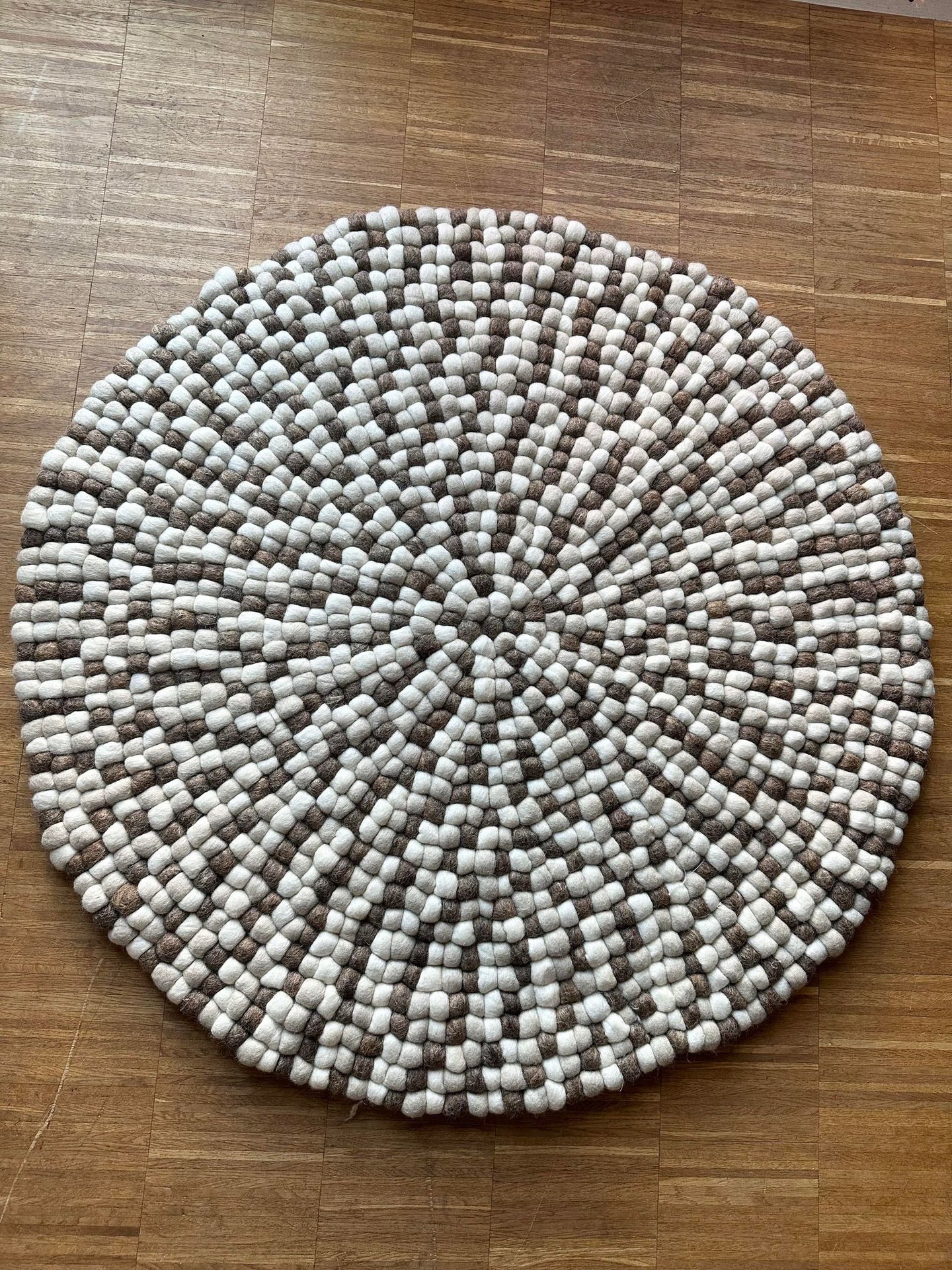 Gulvteppe m. Dots – Naturmix 90 cm