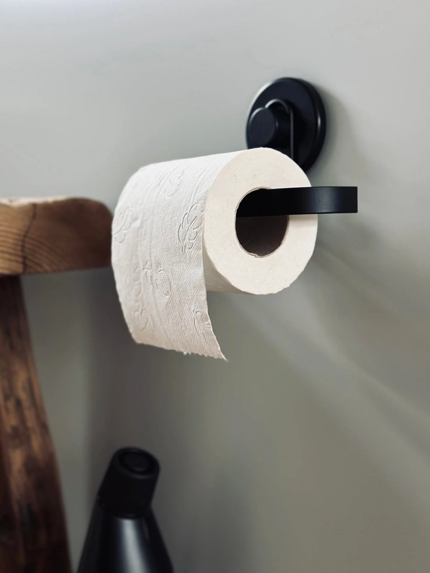 Toalettrullholder med sugekopper