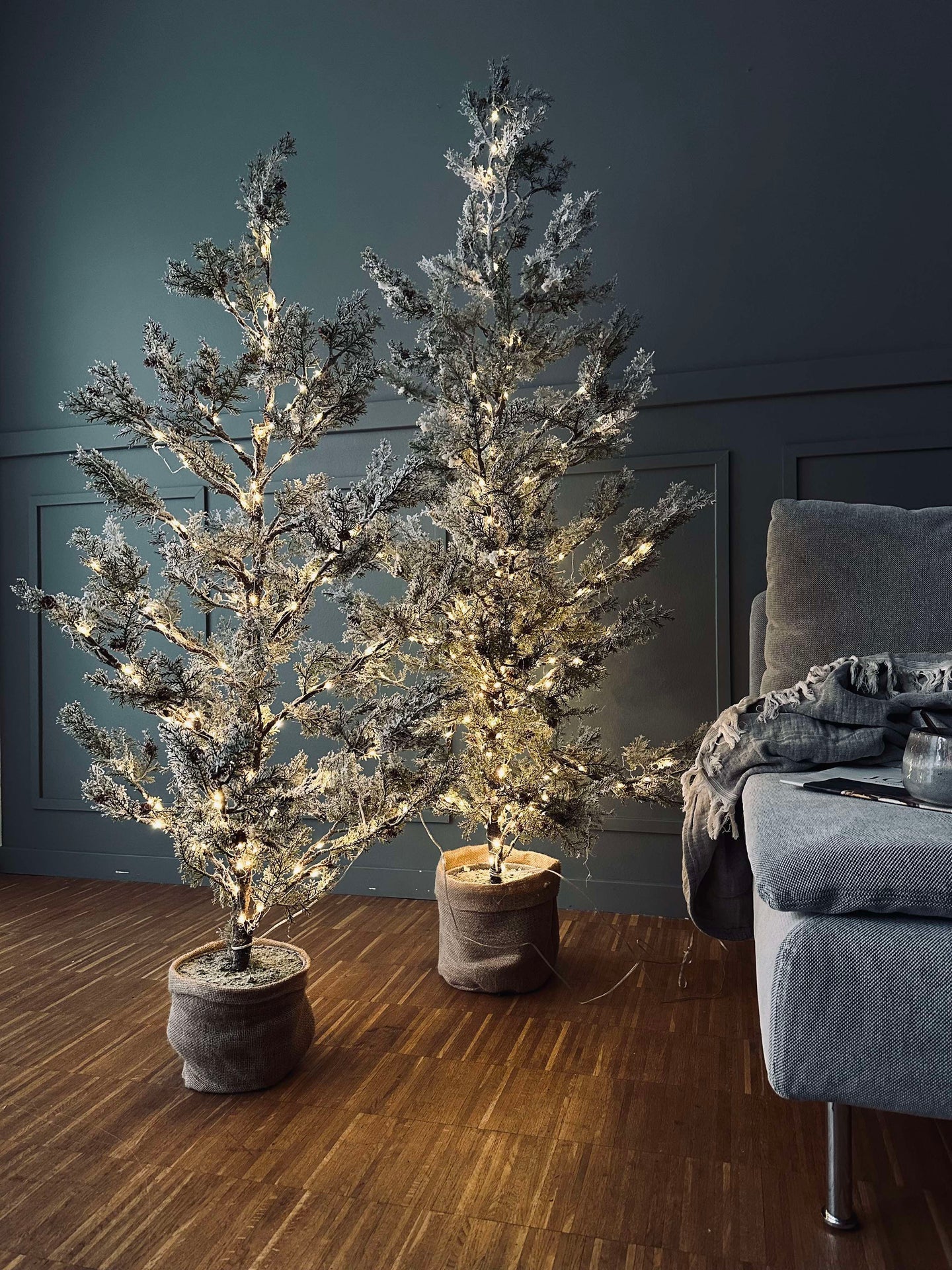 Tre med kongler og lyskjede - 150 cm - Image 7
