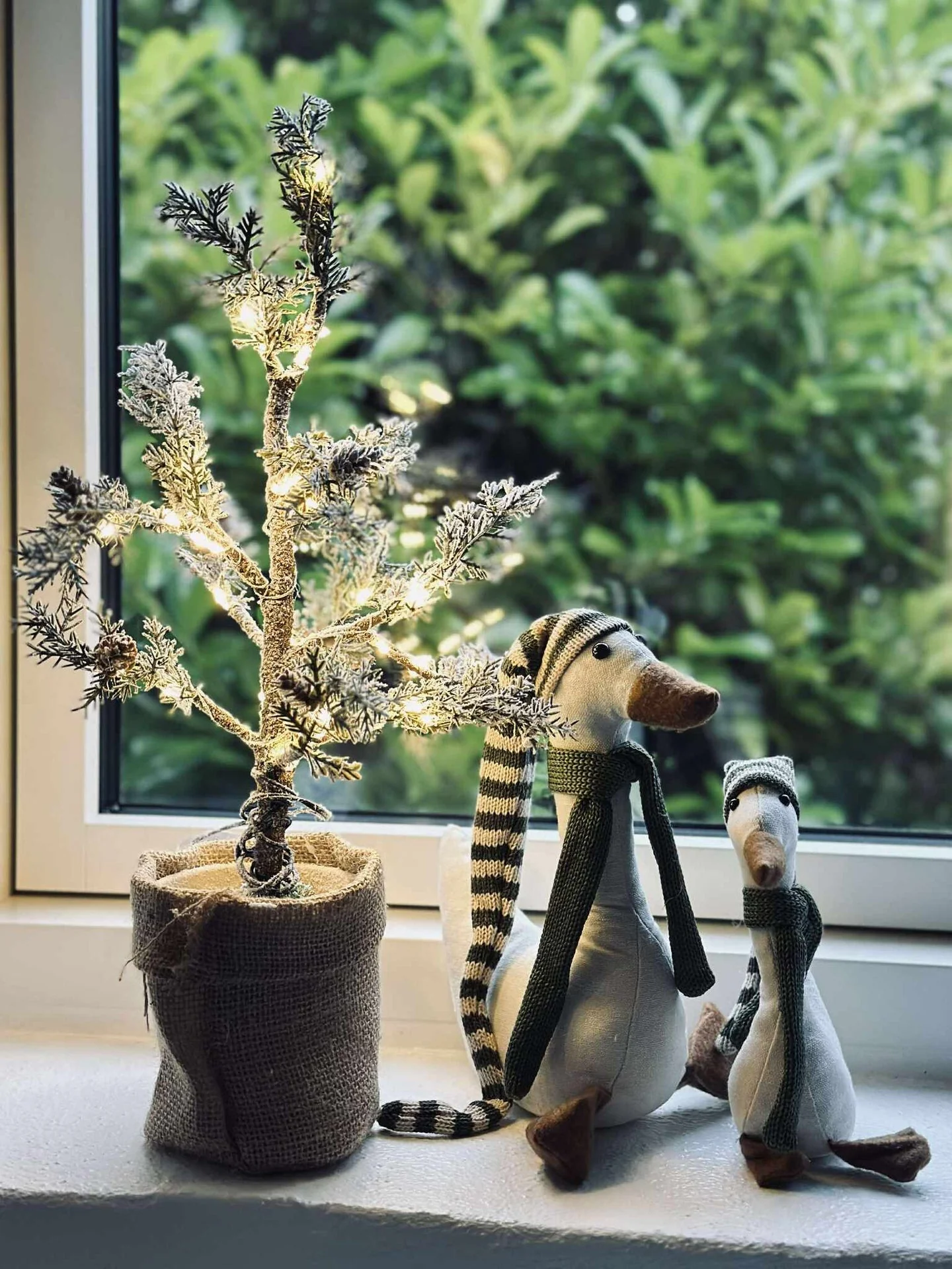 Treet med kongler og lyskjede - Image 4