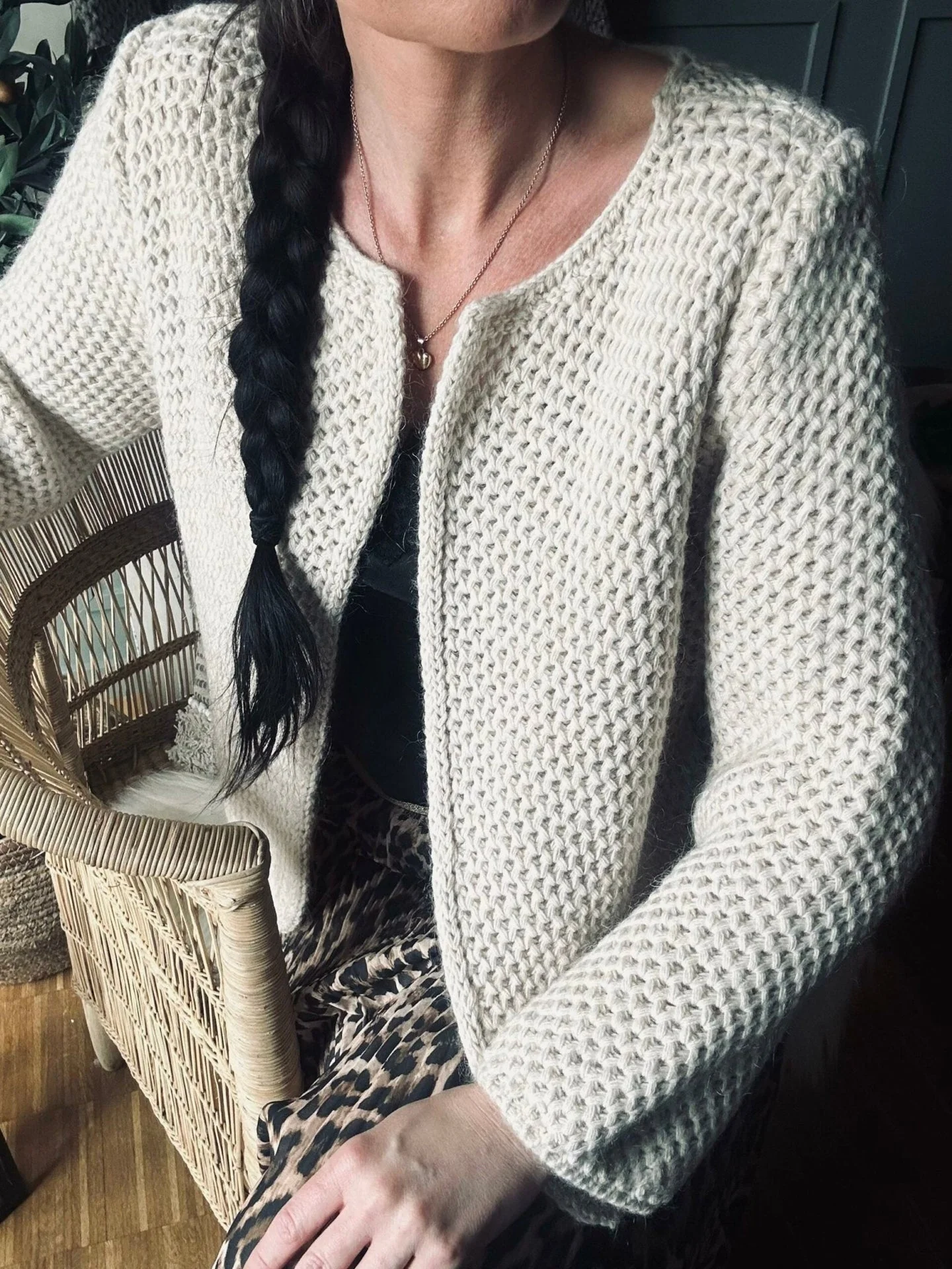 Ulljakke med honeycomb-mønster – Lys beige - Image 2