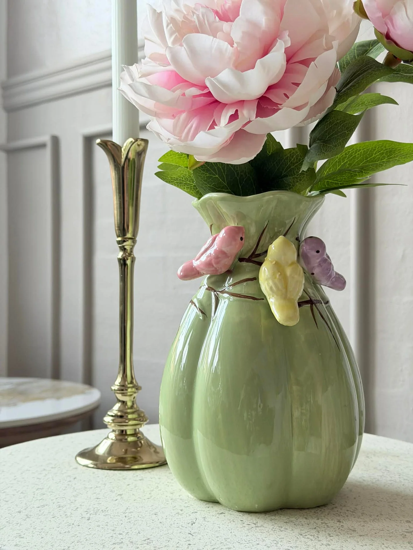 Vase med dekor - Hvit eller Grønn - Image 3