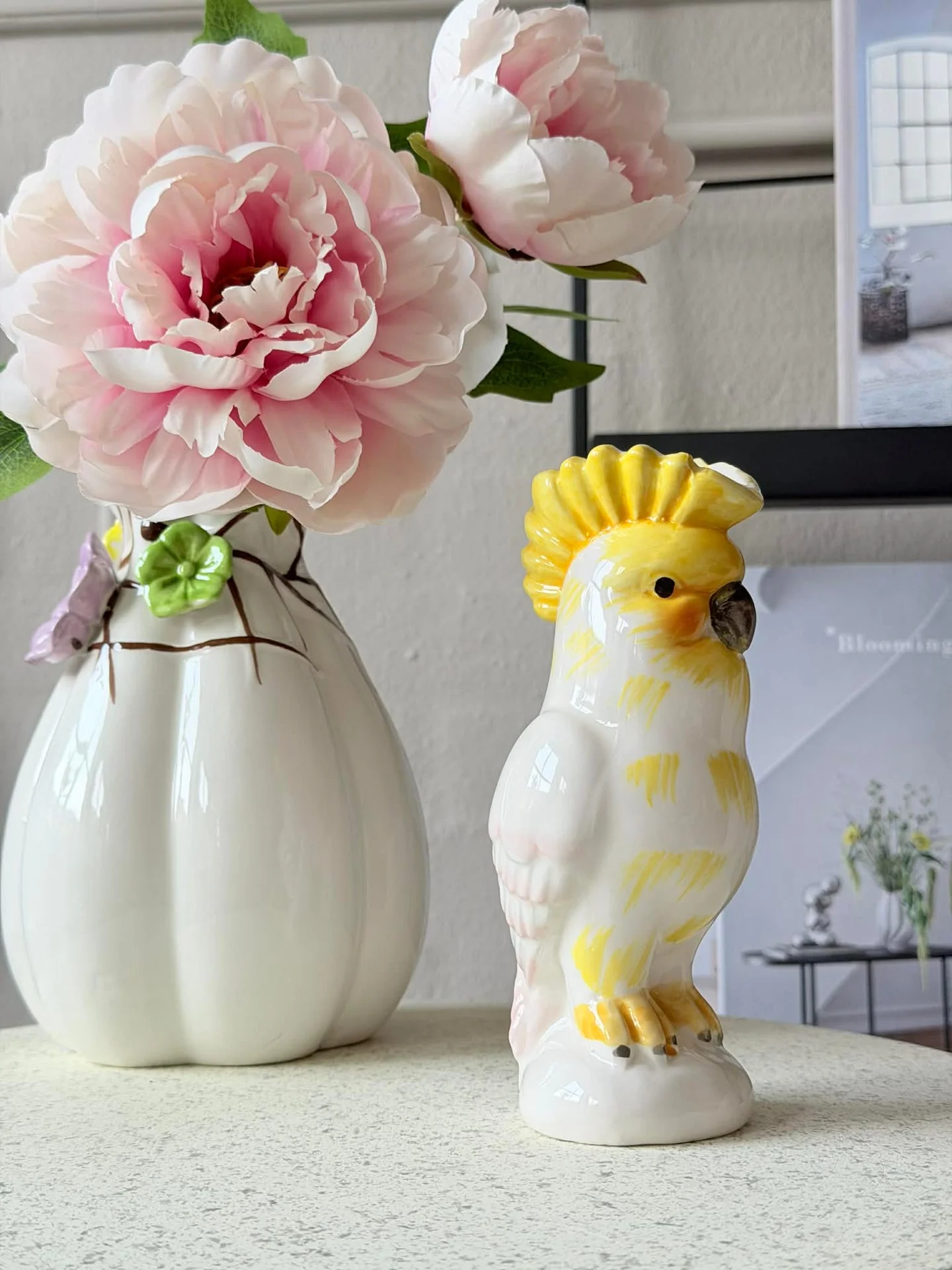 Vase med dekor - Hvit eller Grønn - Image 6