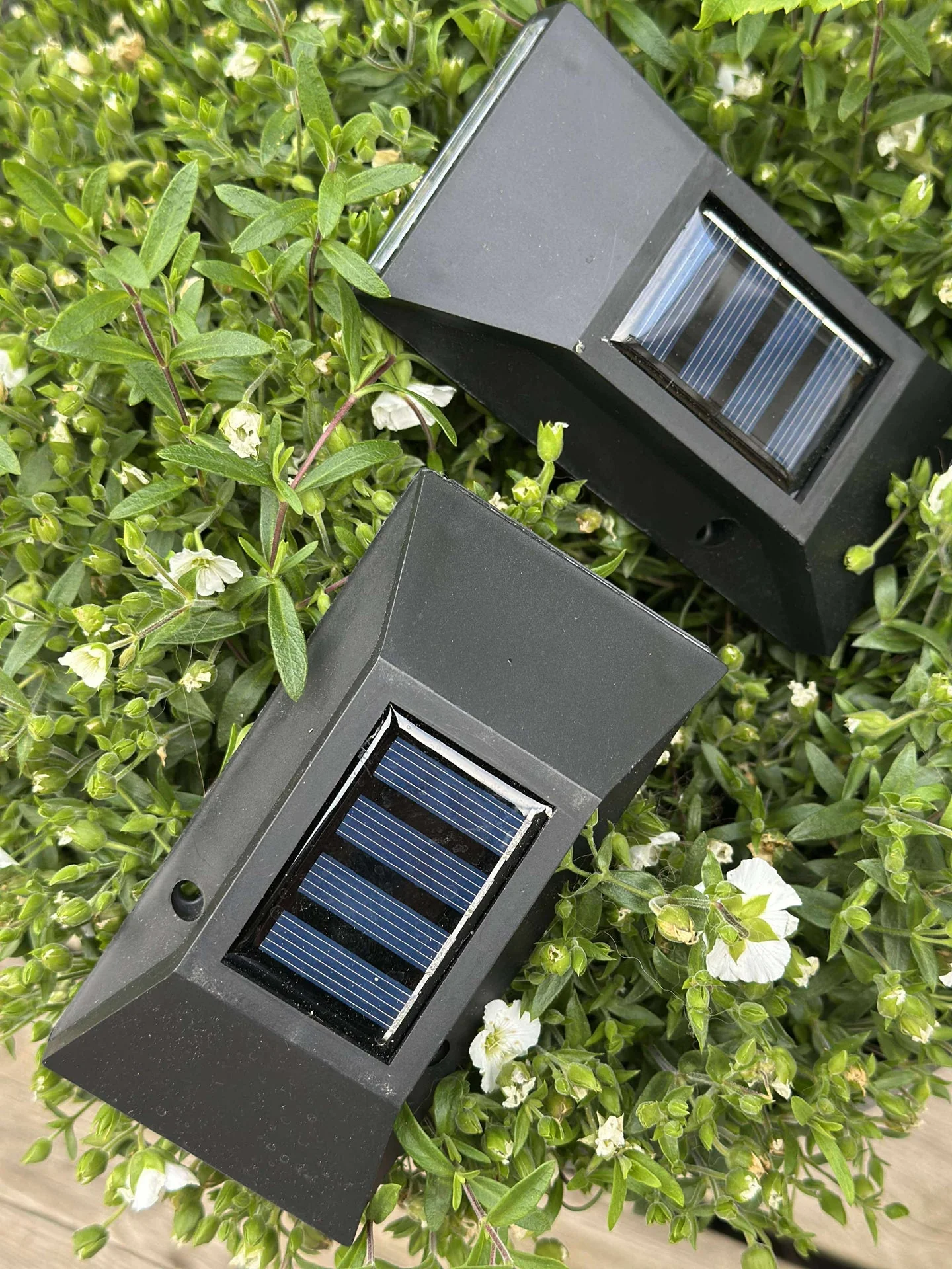 Vegglampe med solceller – Up & Down - Image 6