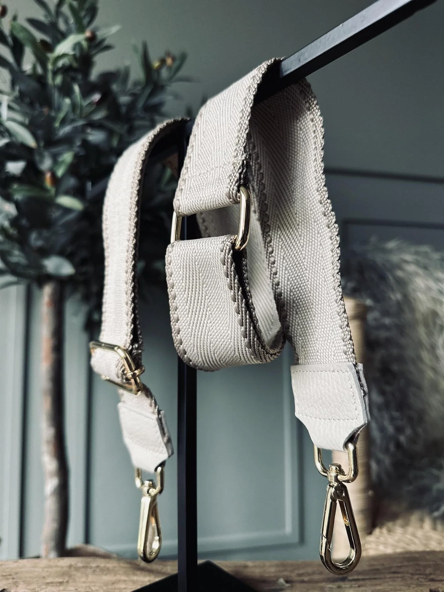 Veskerem Beige med Gull - Image 5